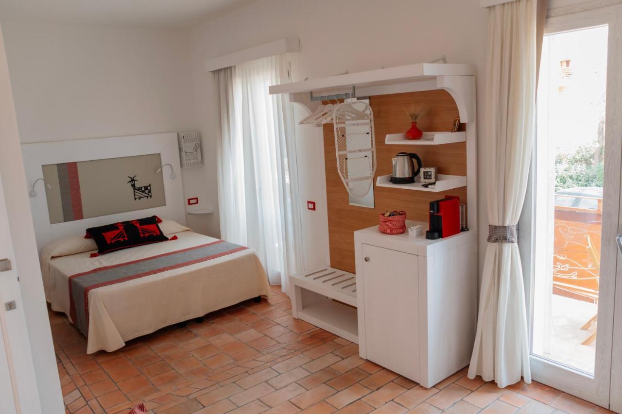 Rooms Apartaments Santa Teresa カーポ・テスタ エクステリア 写真