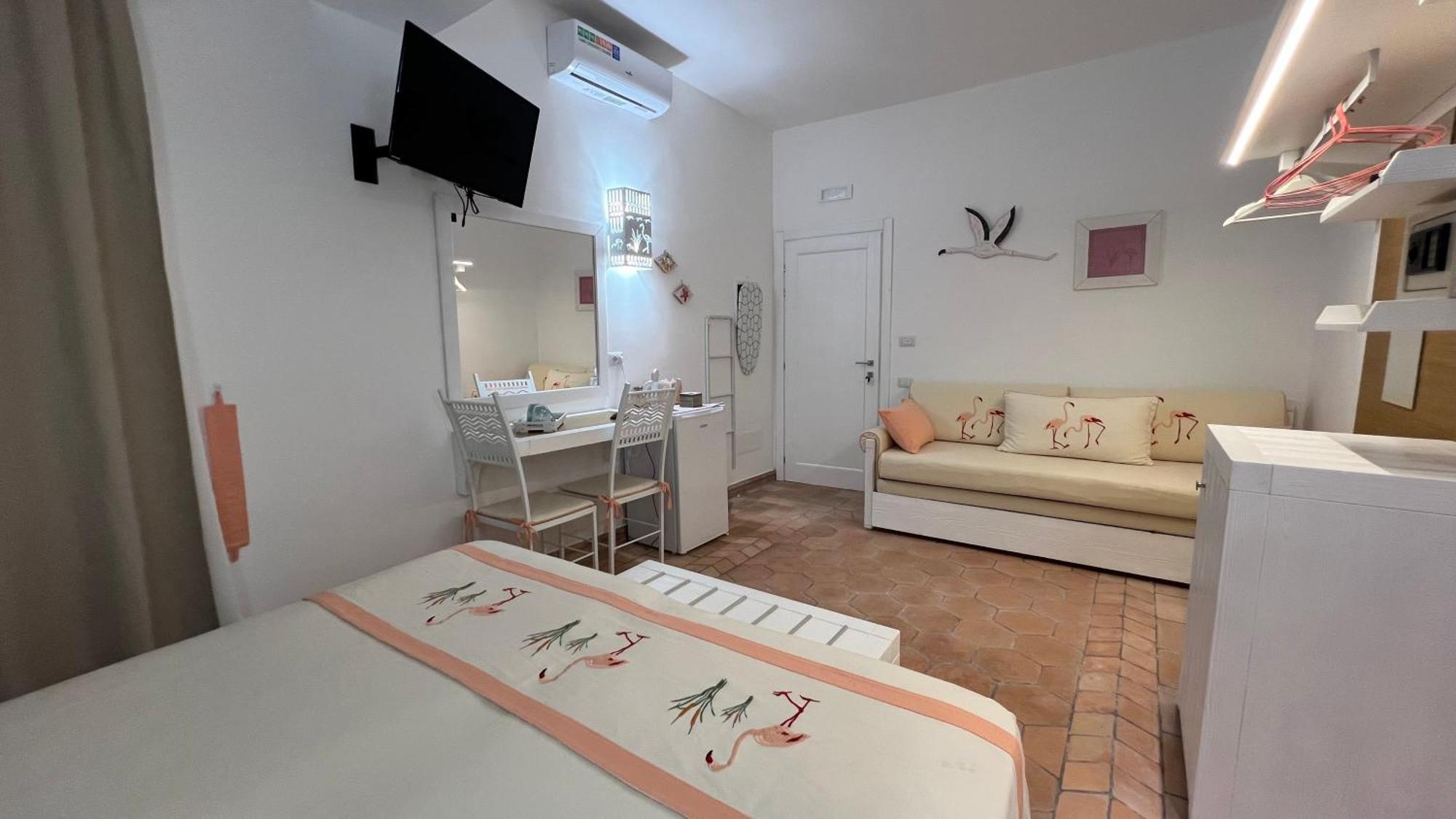 Rooms Apartaments Santa Teresa カーポ・テスタ エクステリア 写真