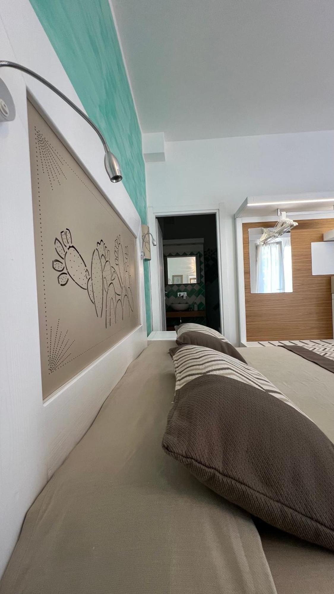 Rooms Apartaments Santa Teresa カーポ・テスタ エクステリア 写真